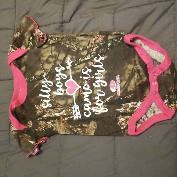 Mossy Oak 3 pack bodysuits camo - Picture 2 of 5